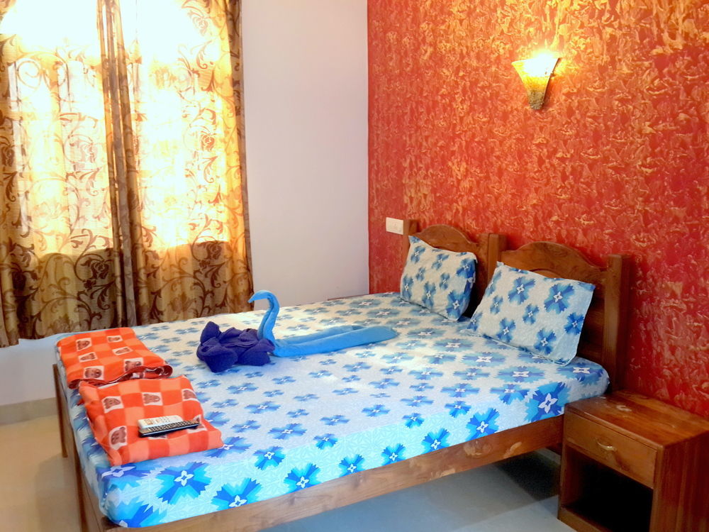 Veronica Resort By The Beach Калангуте Екстериор снимка