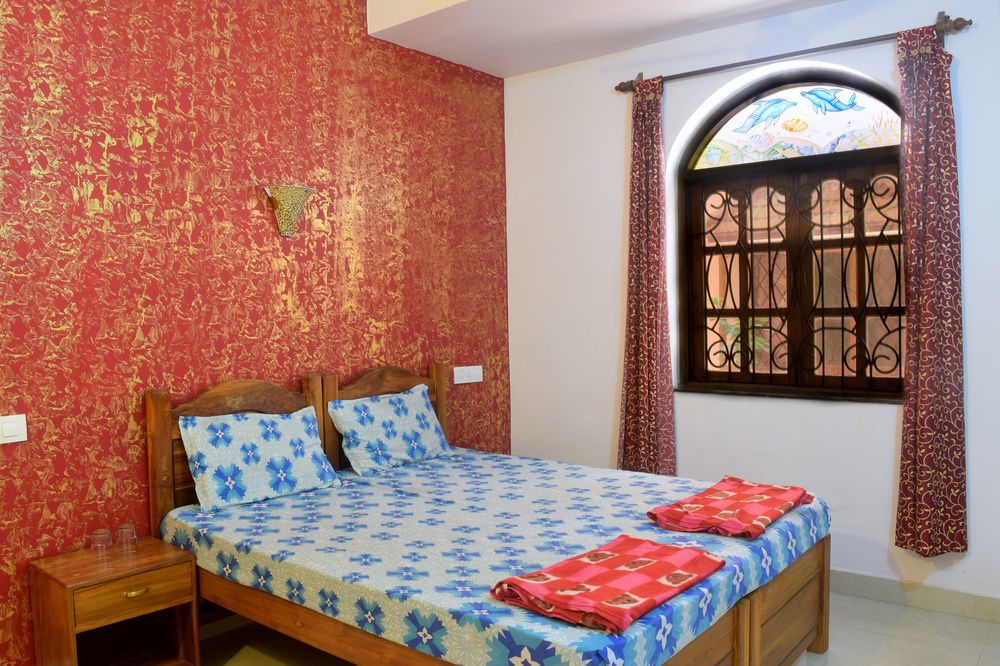 Veronica Resort By The Beach Калангуте Екстериор снимка