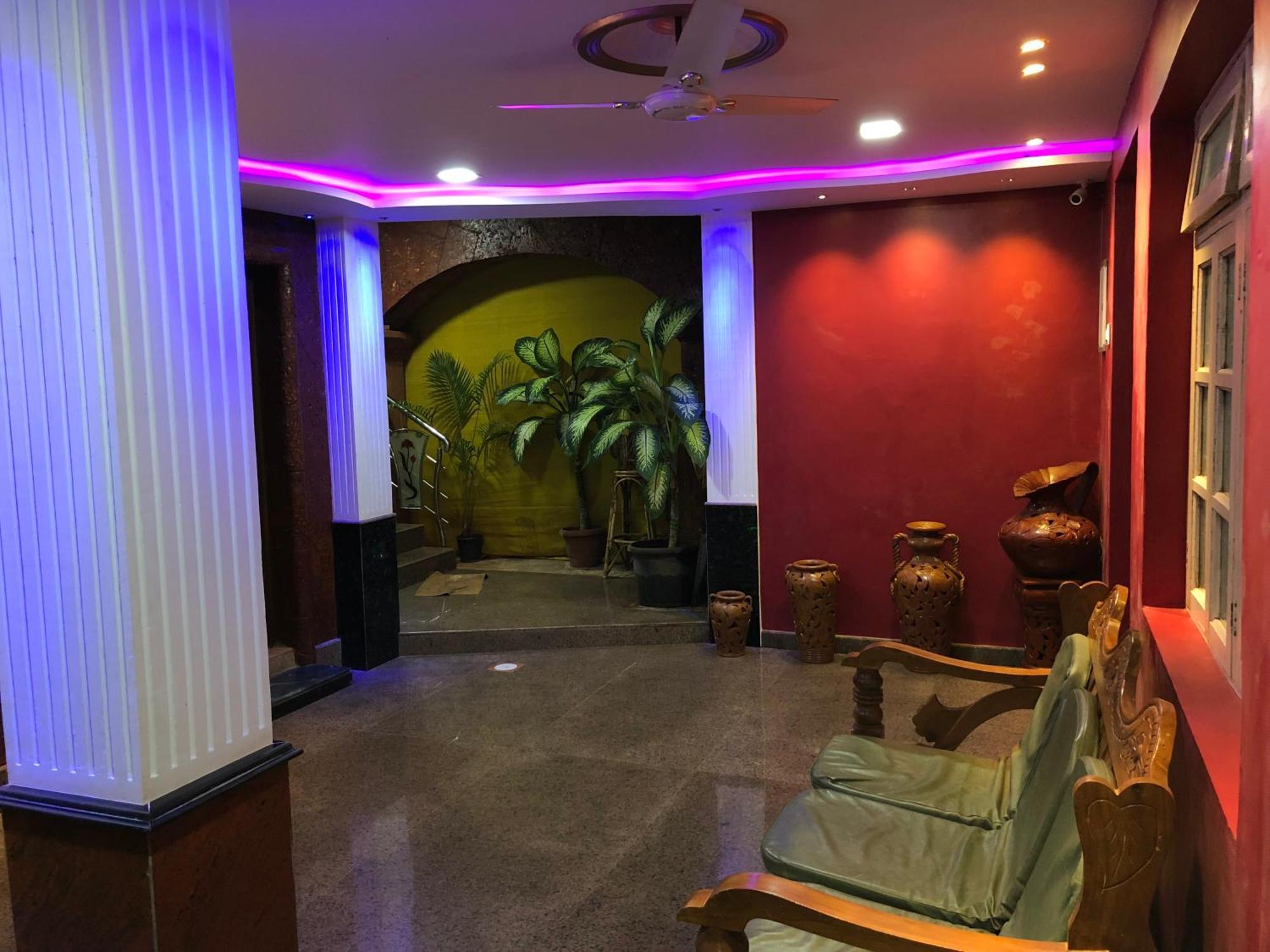 Veronica Resort By The Beach Калангуте Екстериор снимка