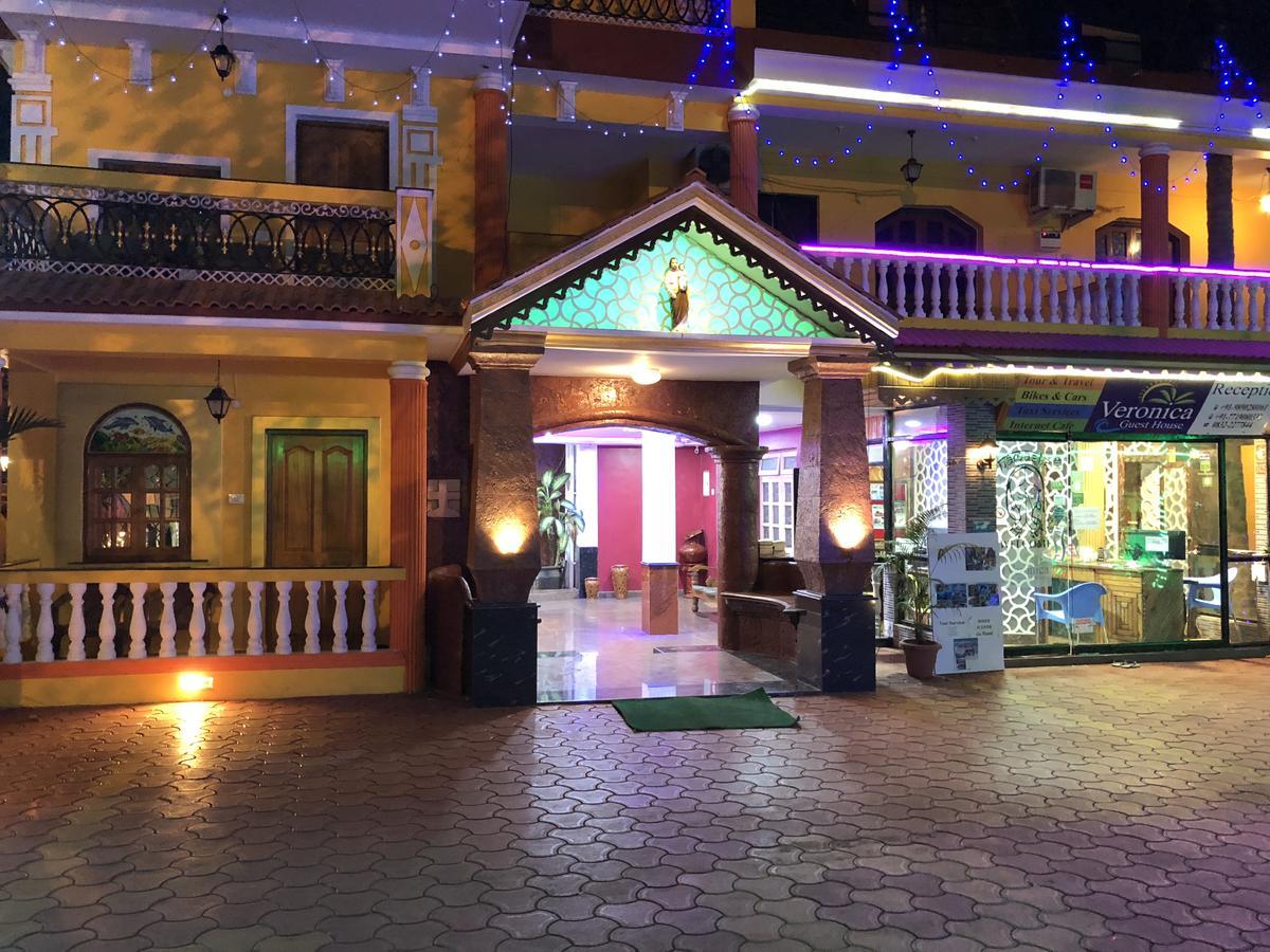 Veronica Resort By The Beach Калангуте Екстериор снимка