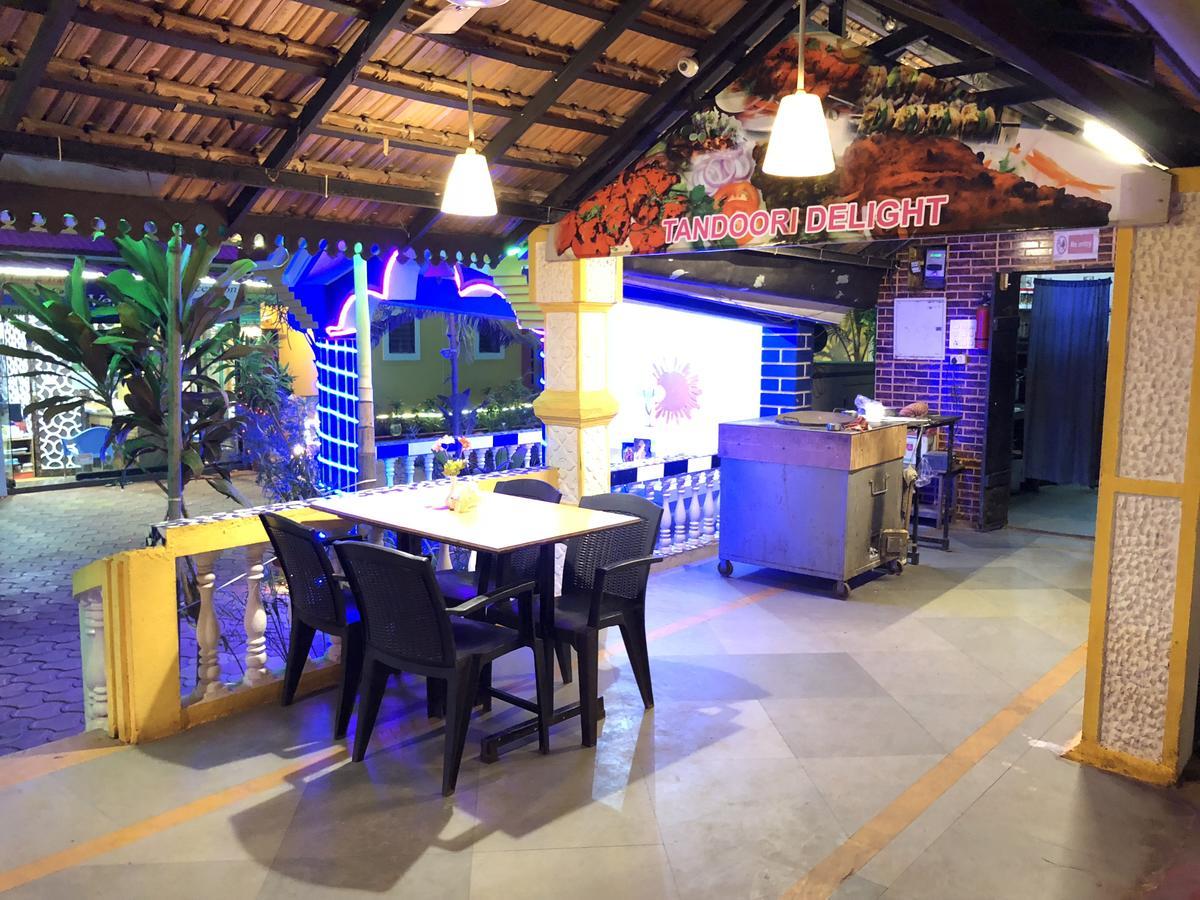 Veronica Resort By The Beach Калангуте Екстериор снимка