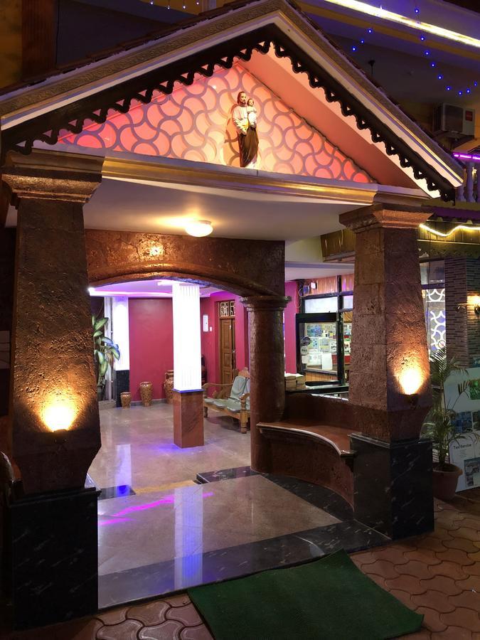 Veronica Resort By The Beach Калангуте Екстериор снимка
