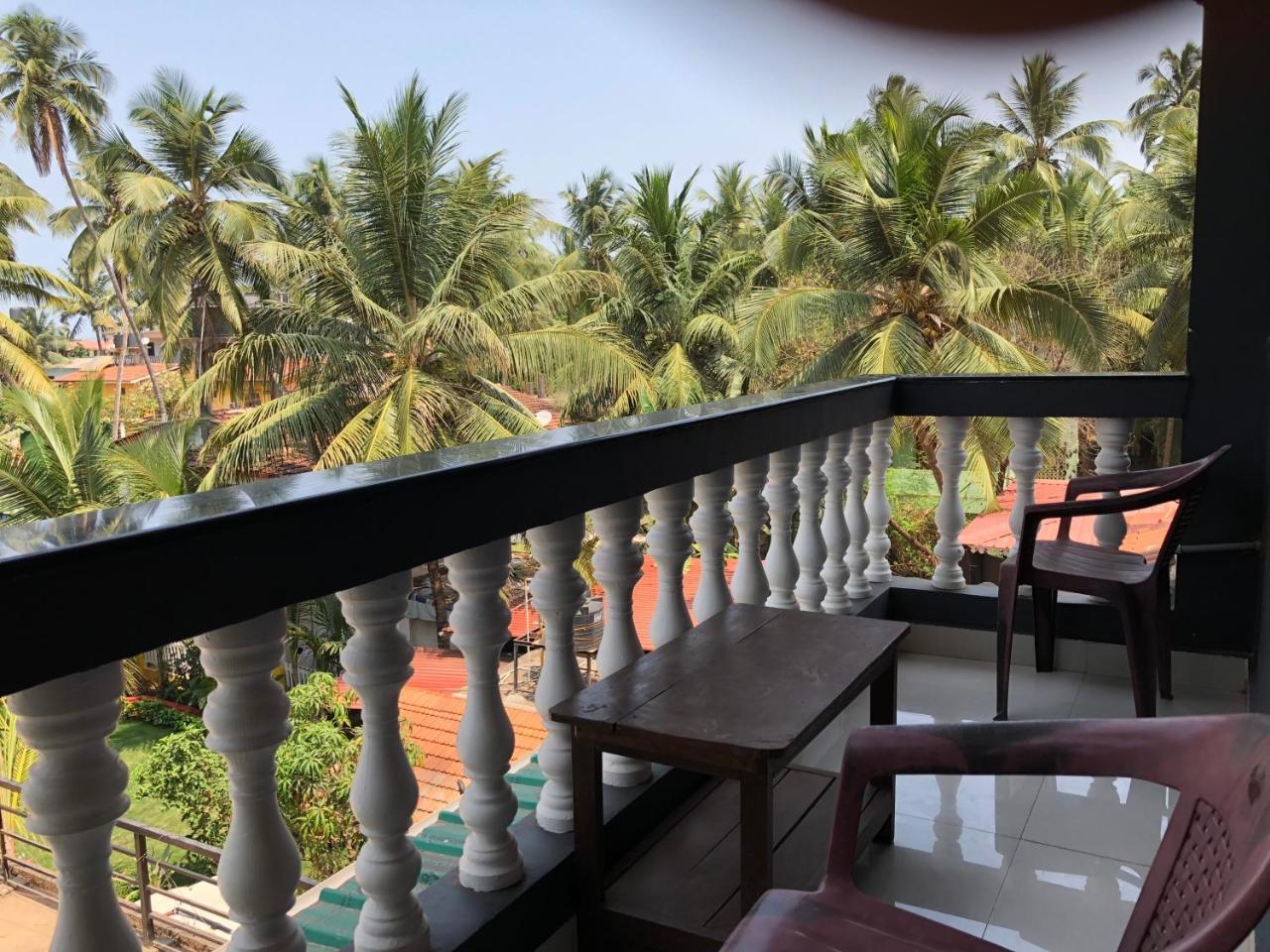 Veronica Resort By The Beach Калангуте Екстериор снимка