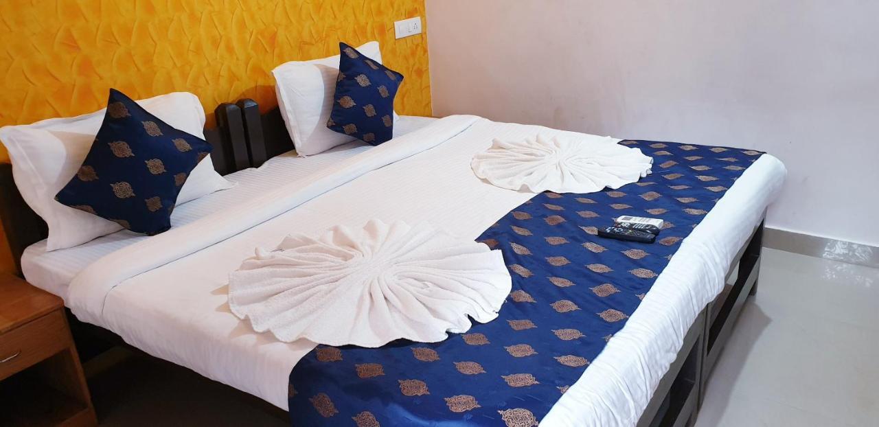 Veronica Resort By The Beach Калангуте Екстериор снимка