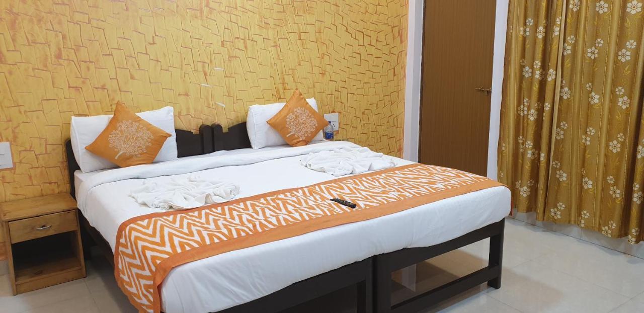 Veronica Resort By The Beach Калангуте Екстериор снимка