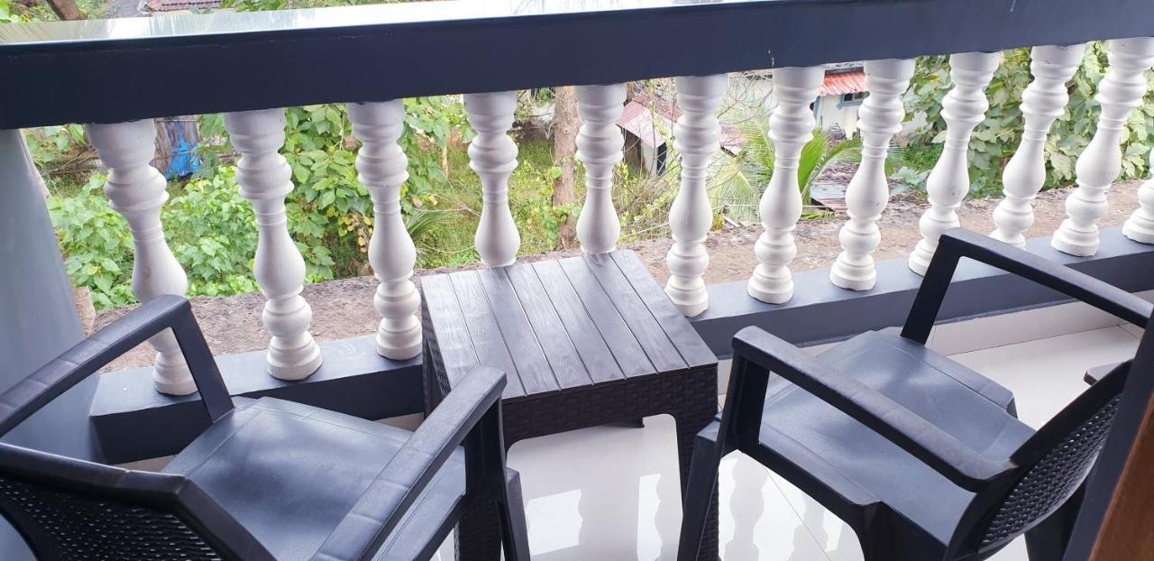 Veronica Resort By The Beach Калангуте Екстериор снимка