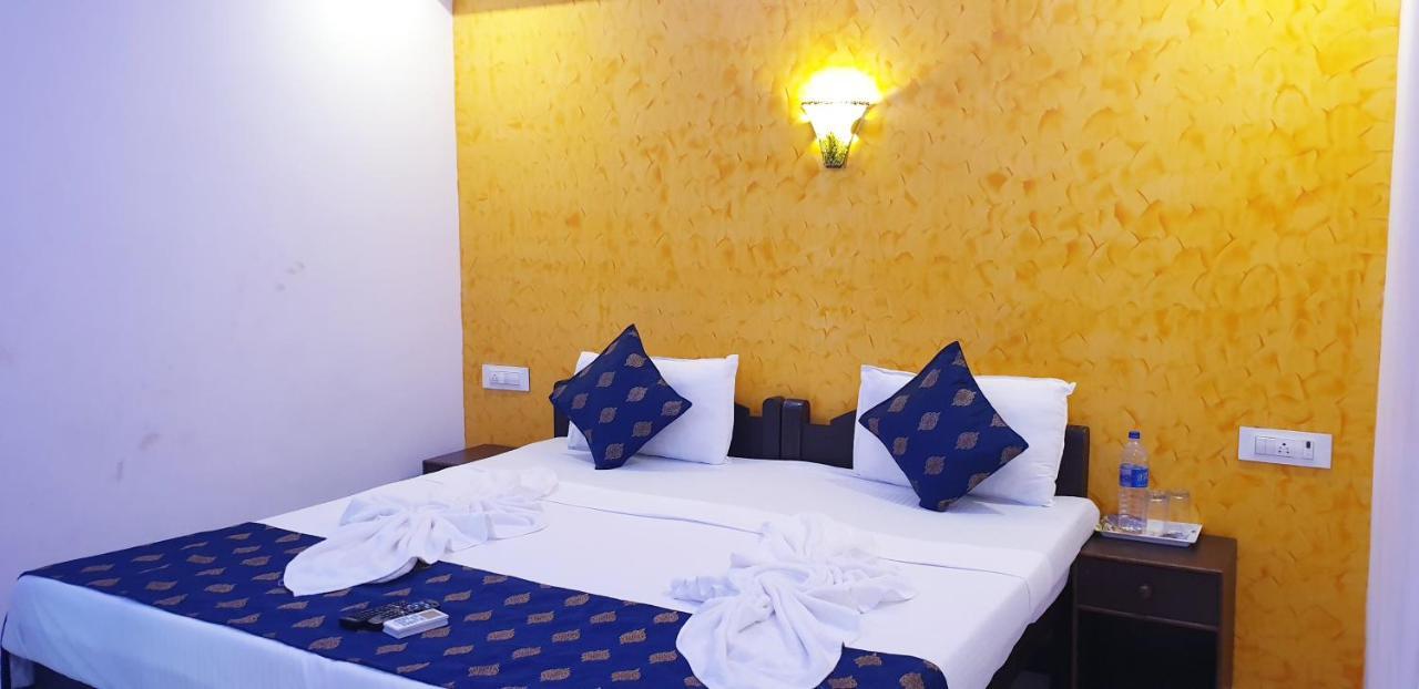 Veronica Resort By The Beach Калангуте Екстериор снимка