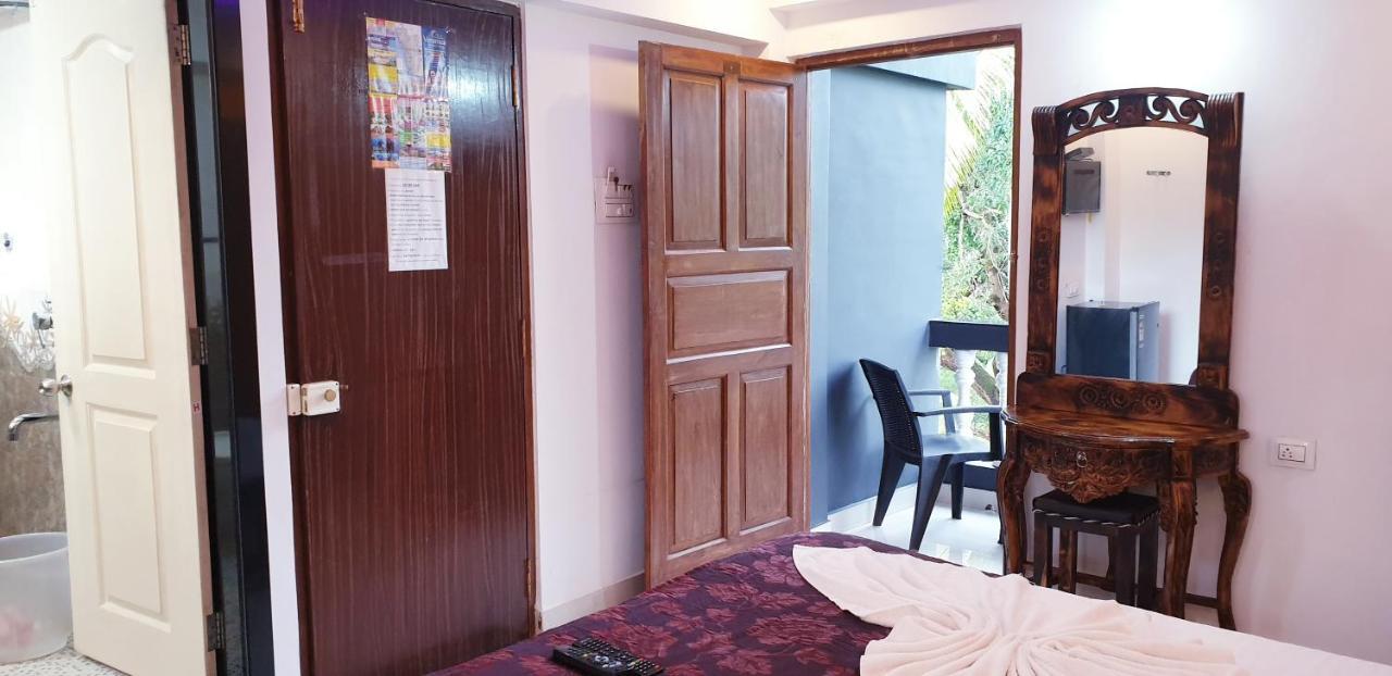 Veronica Resort By The Beach Калангуте Екстериор снимка