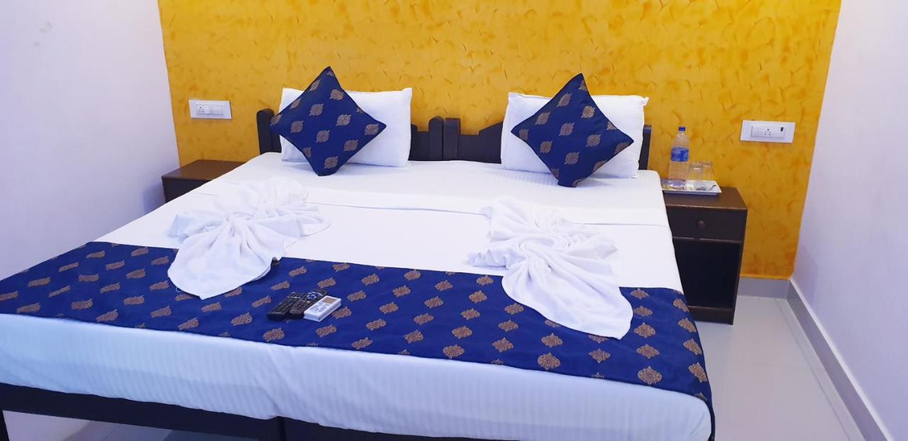 Veronica Resort By The Beach Калангуте Екстериор снимка
